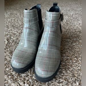 Mix No 6 Chelsea Boots Pull-on Women's size US 7.5 Black White Plaid